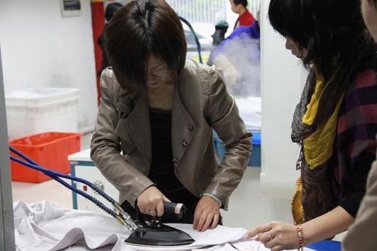 UCC洗衣手把手教您學(xué)習干洗技術(shù)